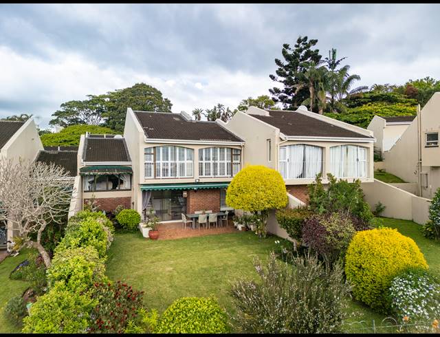 3 BEDROOM TOWNHOUSE FOR SALE IN COWIES HILL